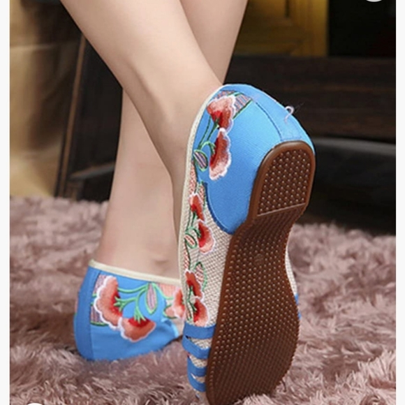 Embroidered canvas slipons - Picture 11 of 11